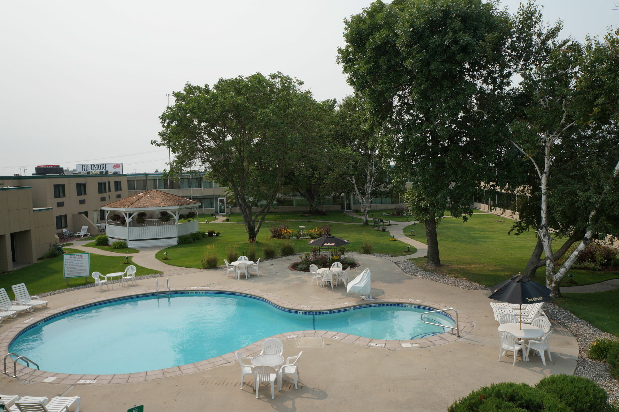 The Biltmore Hotel & Suites Main Avenue Fargo Exterior photo